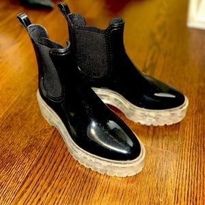 Lemon Jelly platform rain boots.